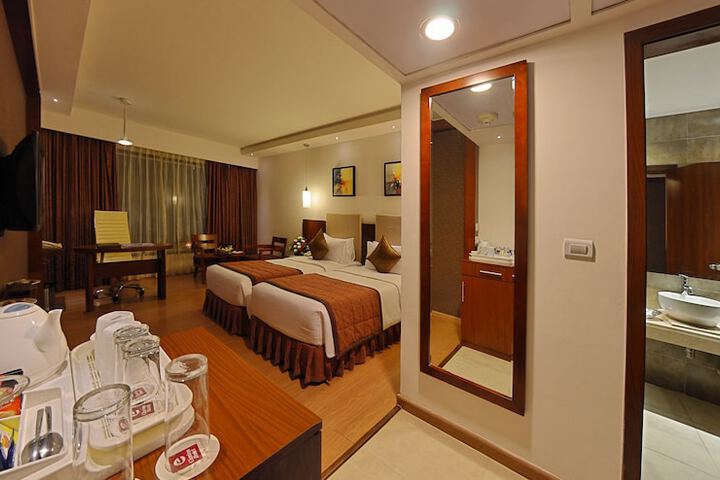 Room 8 of 36