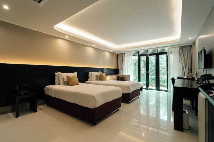 Room 6 of 170