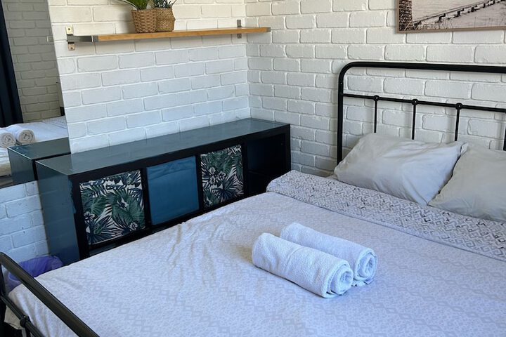 Room 9 of 42