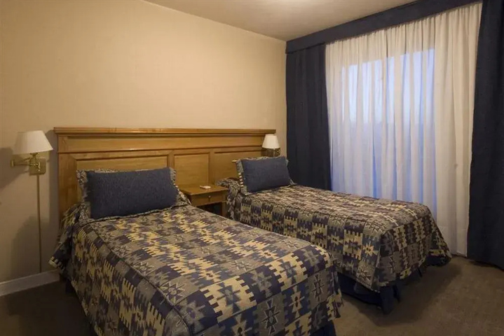 Room 4 of 13