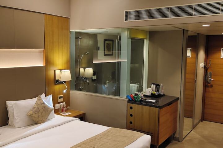 Room 12 of 52