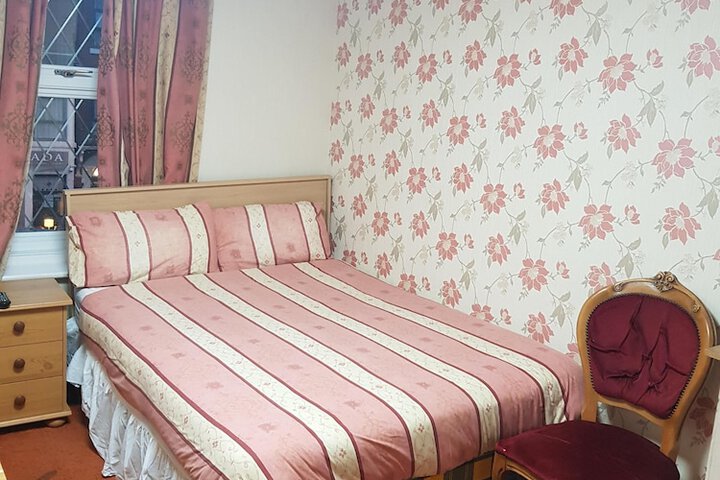 Room 8 of 63
