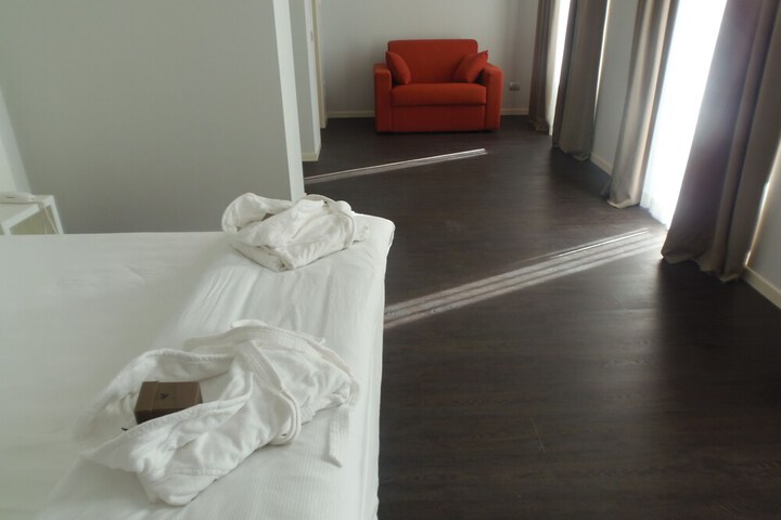 Room 22 of 64