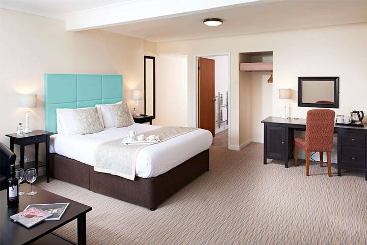 Room 33 of 80