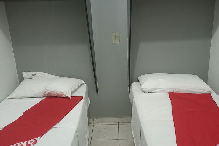 Room 6 of 10