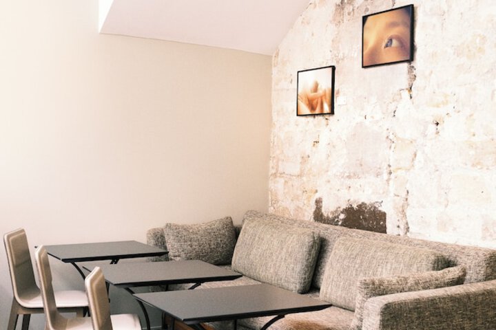 Lounge 45 of 63