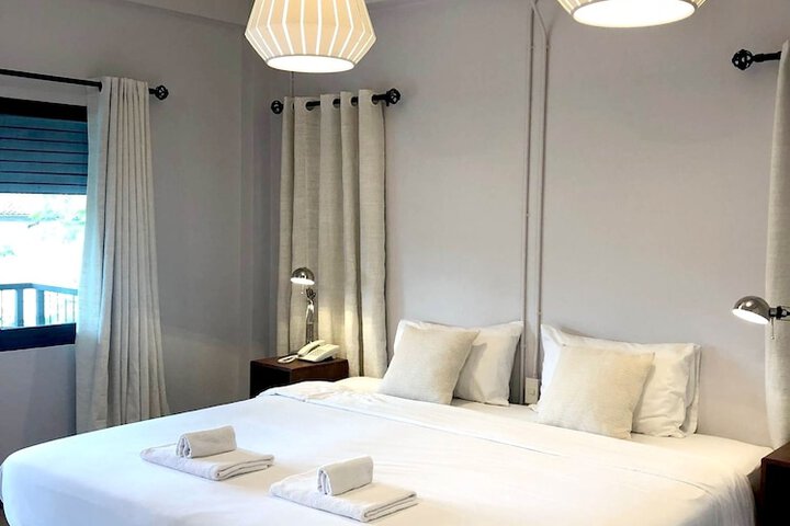 Room 10 of 49