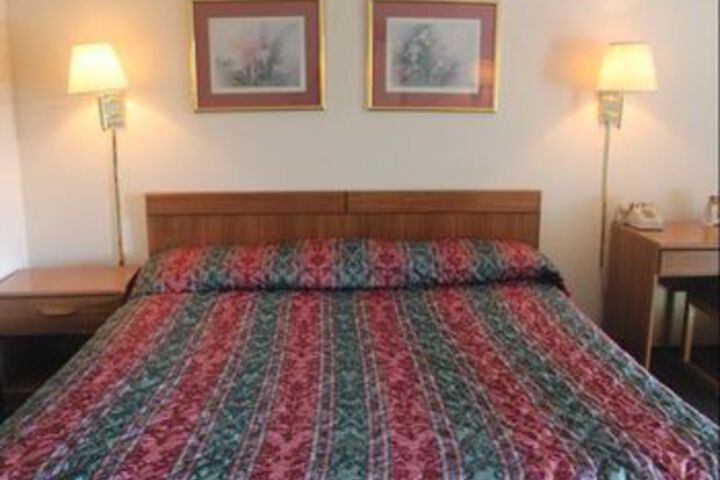 Room 14 of 37