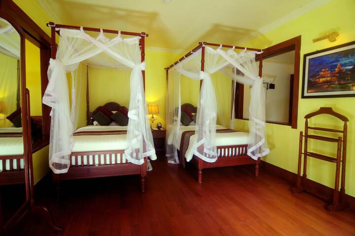Room 8 of 75