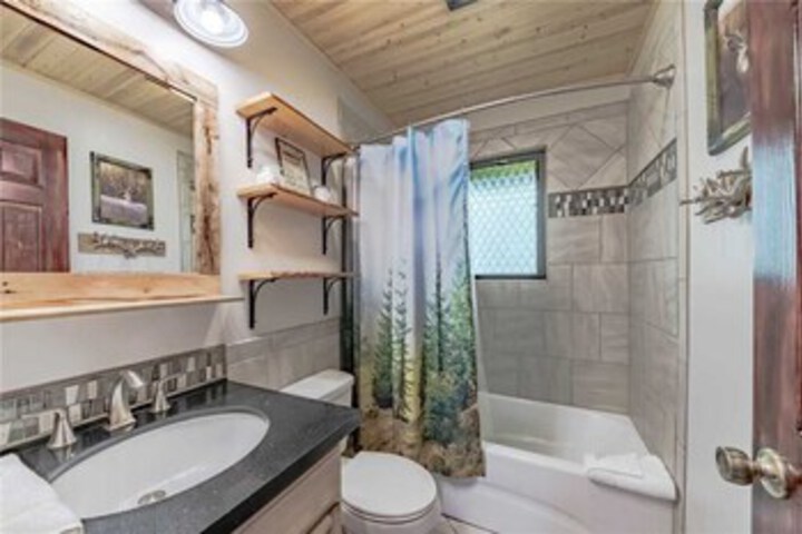 Room 5 of 25