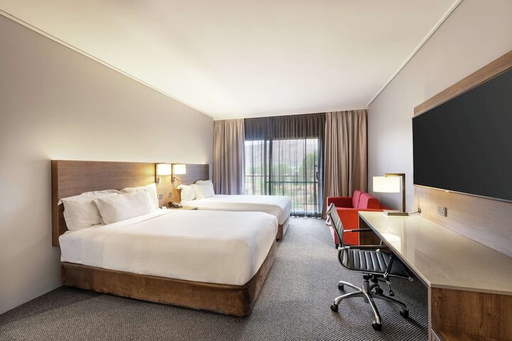 Room 17 of 119