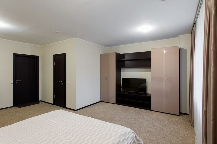 Room 28 of 45