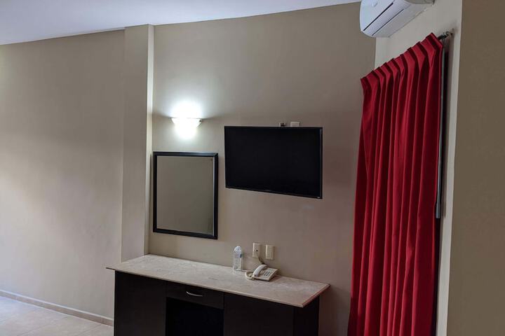 Room 16 of 38