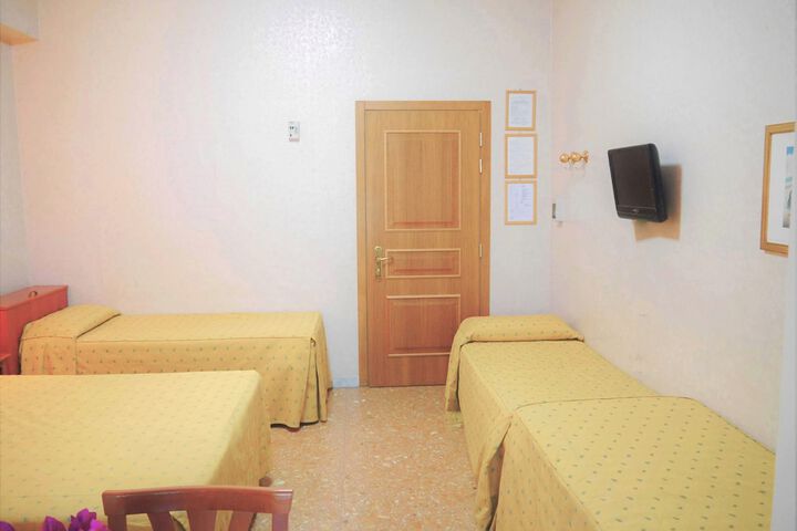 Room 19 of 201