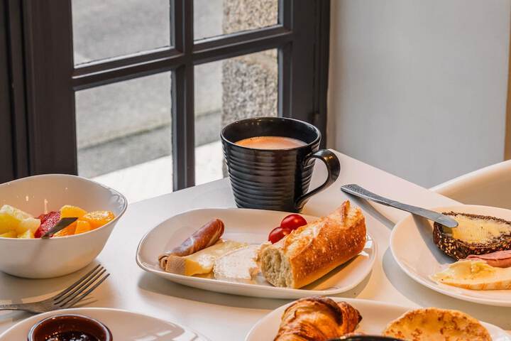 Breakfast/Coffee Service 27 of 55