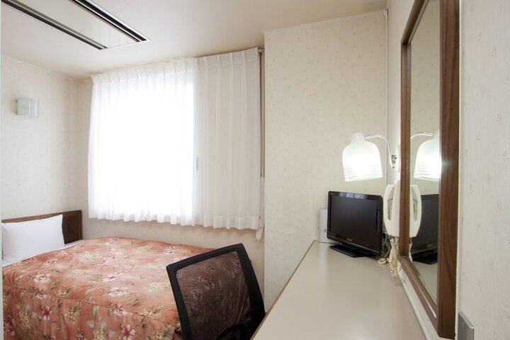 Room 3 of 42