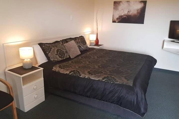 Room 6 of 39