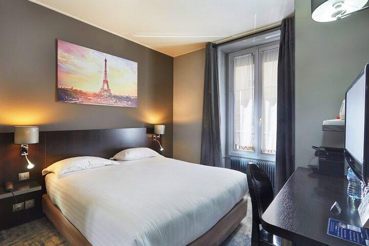 Room 16 of 48