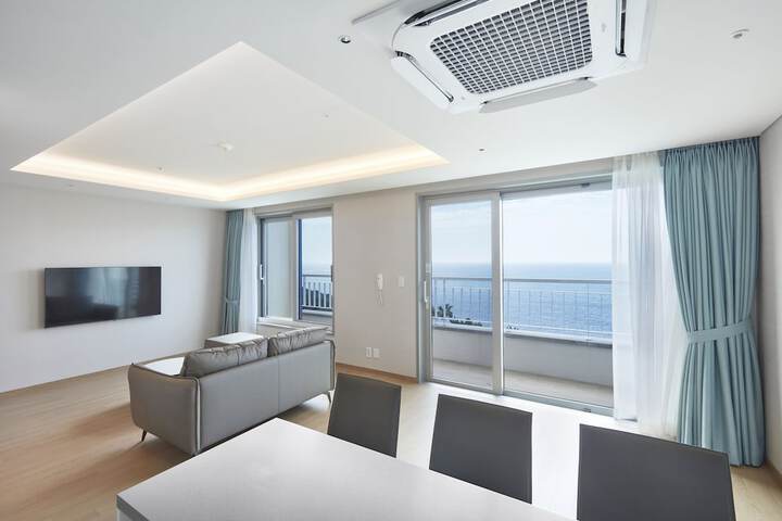 Room 25 of 51