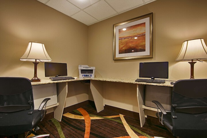 Business Center 14 of 15