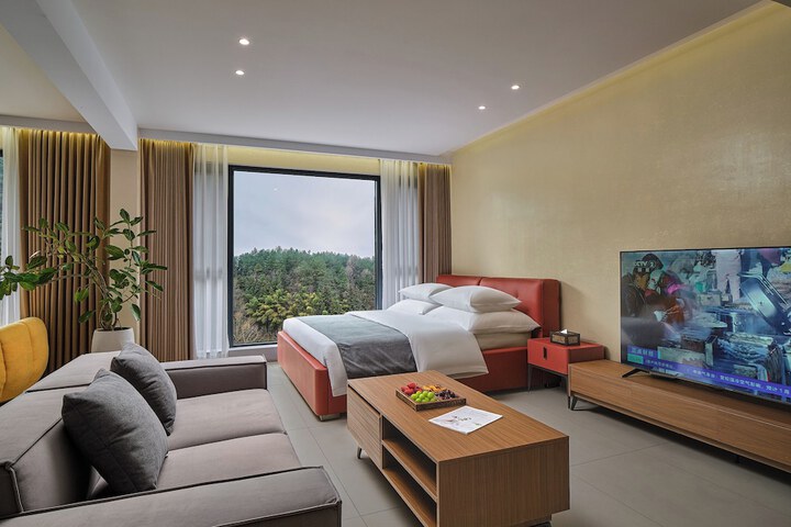 Room 34 of 49