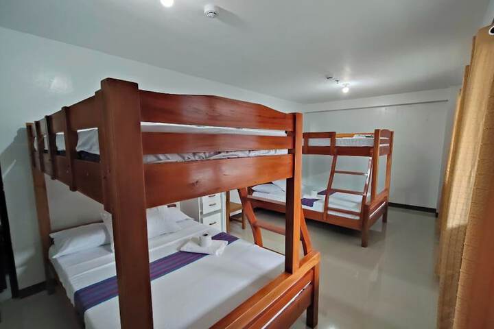 Room 4 of 43