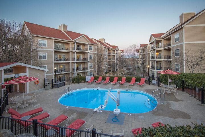 Pool Hotel