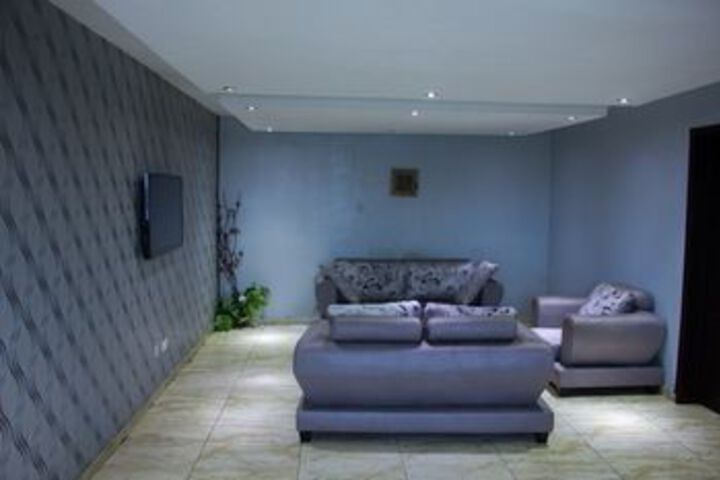 Room 32 of 37