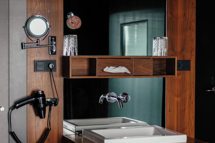 Room 44 of 51