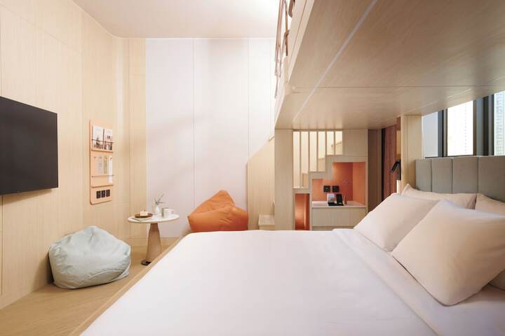 Room 14 of 122