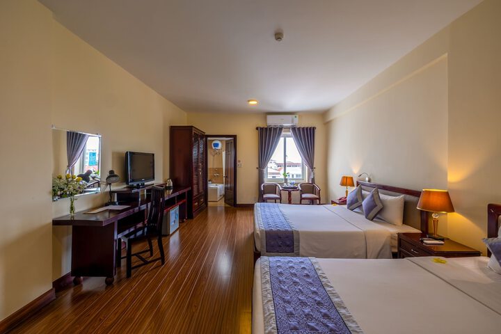 Room 42 of 104