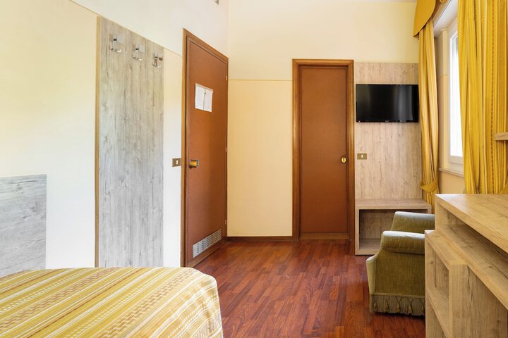 Room 12 of 44