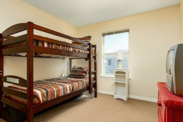 Room 26 of 28