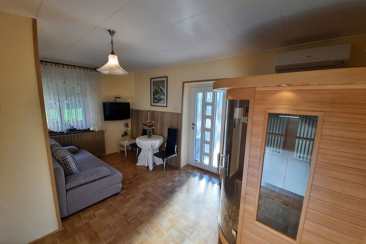 Room 10 of 35