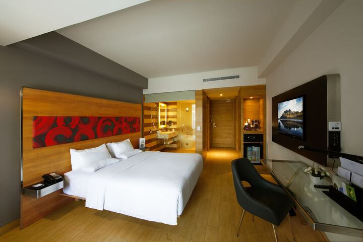 Room 5 of 57