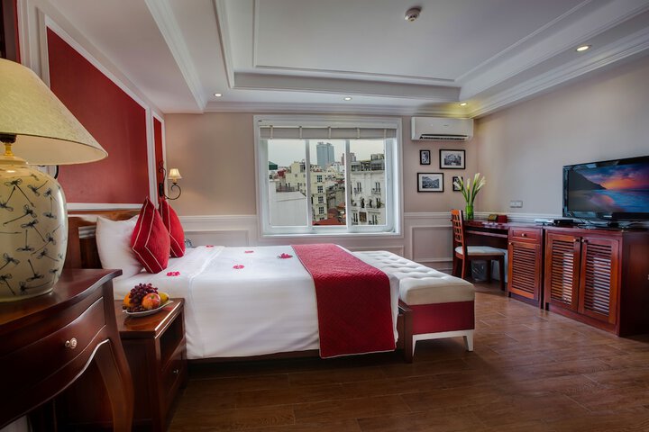 Room 17 of 34