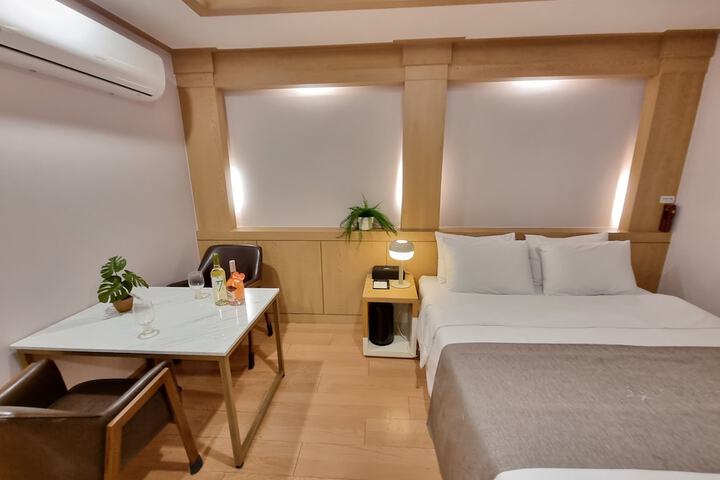 Room 4 of 46