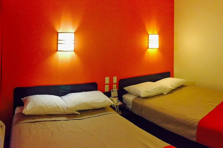 Room 26 of 37