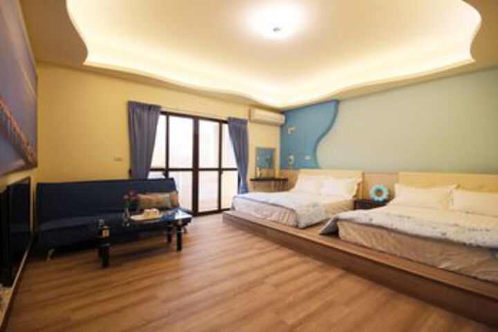 Room 4 of 7