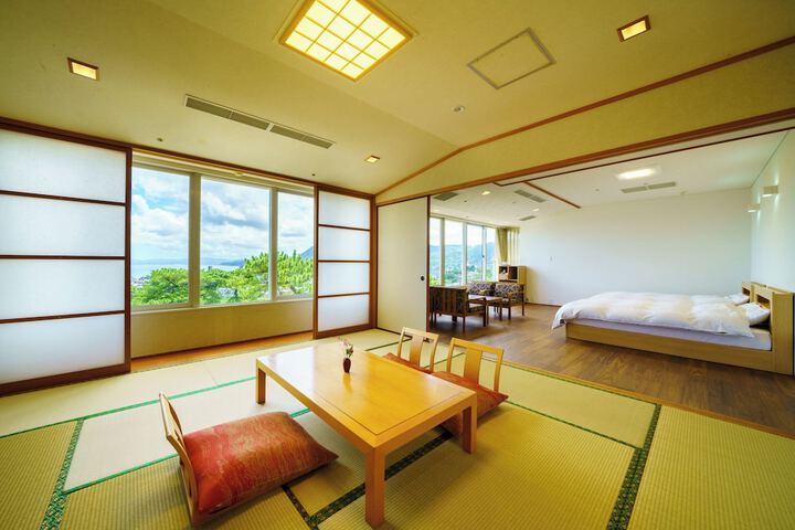 Room 12 of 36