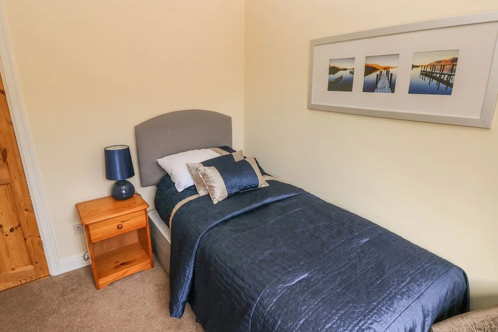 Room 2 of 18