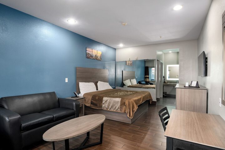 Room 29 of 76