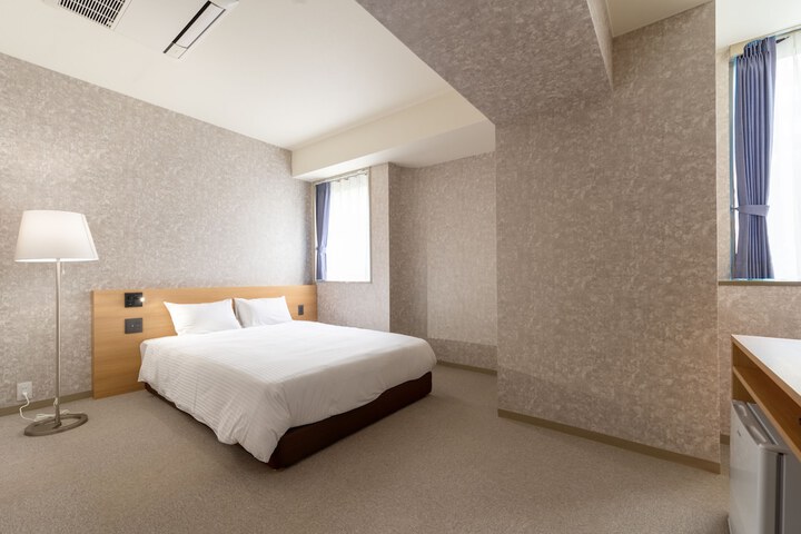 Room 11 of 127
