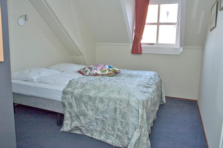 Room 17 of 36