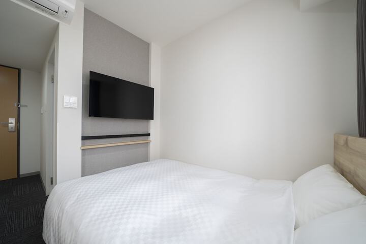 Room 20 of 33