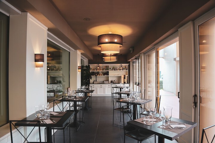 Dining 54 of 69