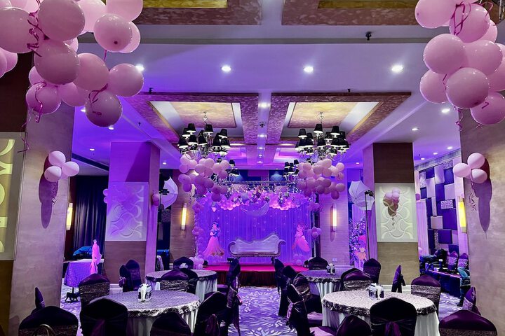 Ballroom/Hall 80 of 87