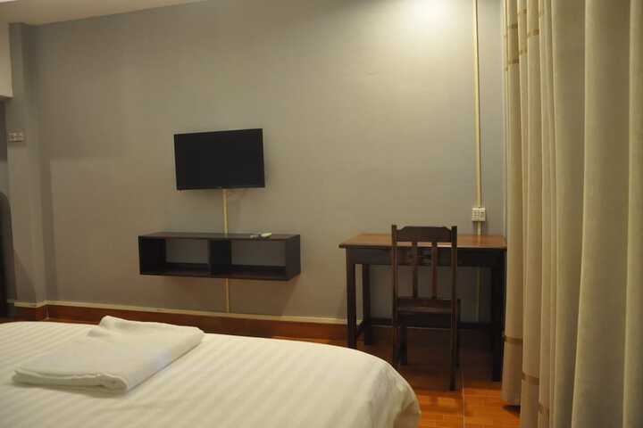 Room 3 of 47
