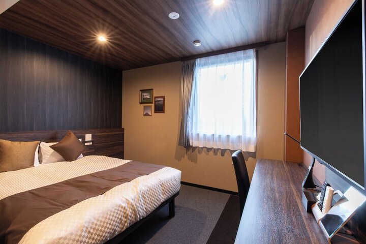 Room 6 of 21