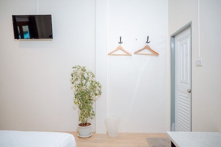 Room 21 of 170